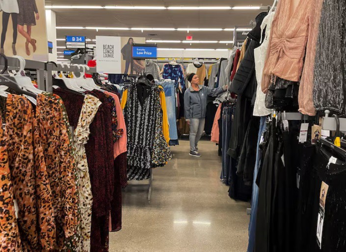 Đội xe vận tải hàng hóa Bắc Nam Izzie Logistics